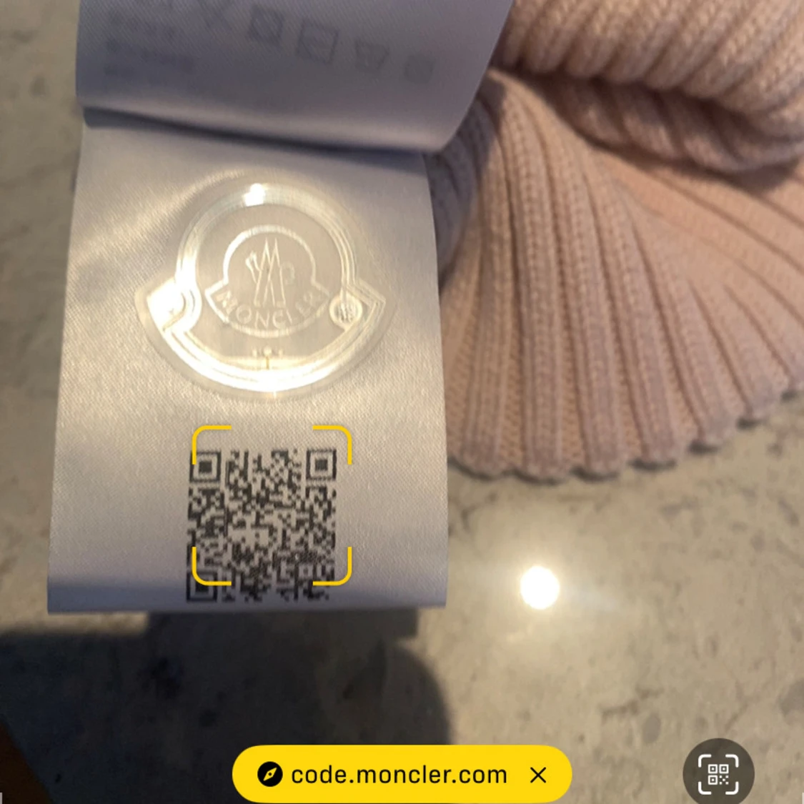 Ljusrosa ribbstickad mössa Moncler - 3