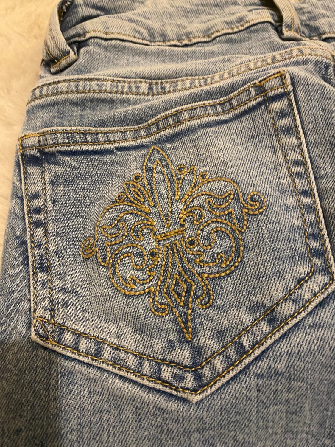 Bootcut jeans med broderi från Lager157 - 3