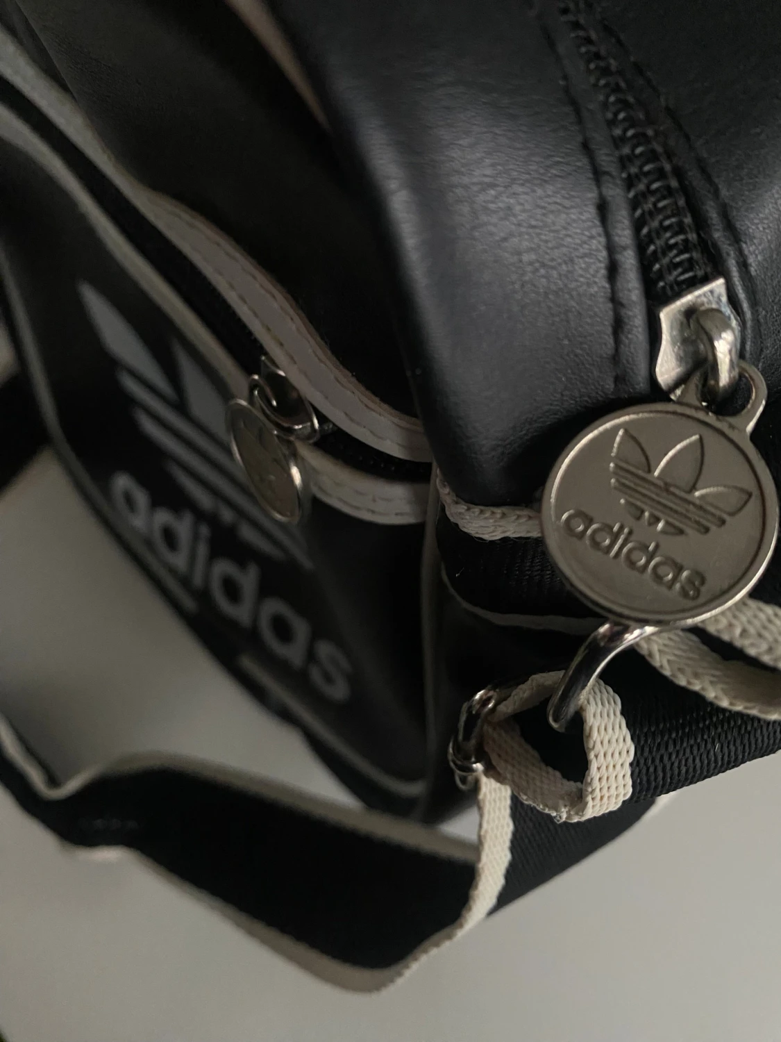 Svart axelväska från Adidas - 5