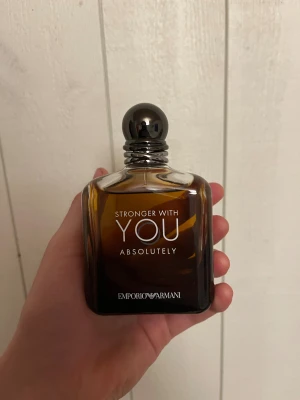 Stronger with you Absolutely 100 ml - 98/100 ml kvar. Fantastiskt fin doft, men som tyvärr inte kommer till användning. Pris kan diskuteras. 