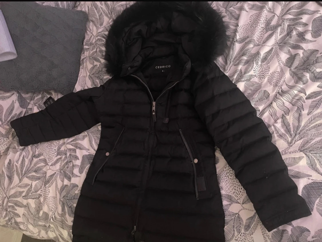Svart dunjacka från Cedrico med huva - 2