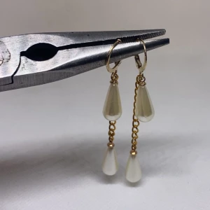 Twin pearl earrings🤞🤍⚡️ - Supersnygga handgjorda örhängen!🤍35kr/st eller 69kr/paret💞Frakt: 18kr (vid köp genom Swish)