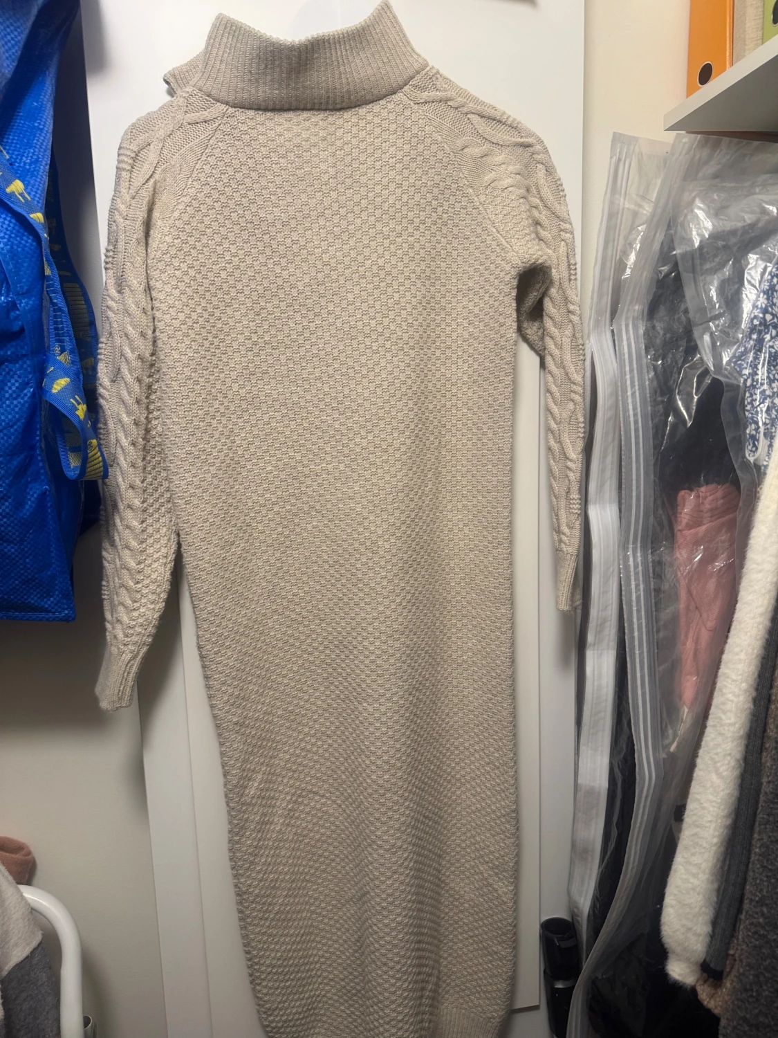 Lång tjock klänning  - 1