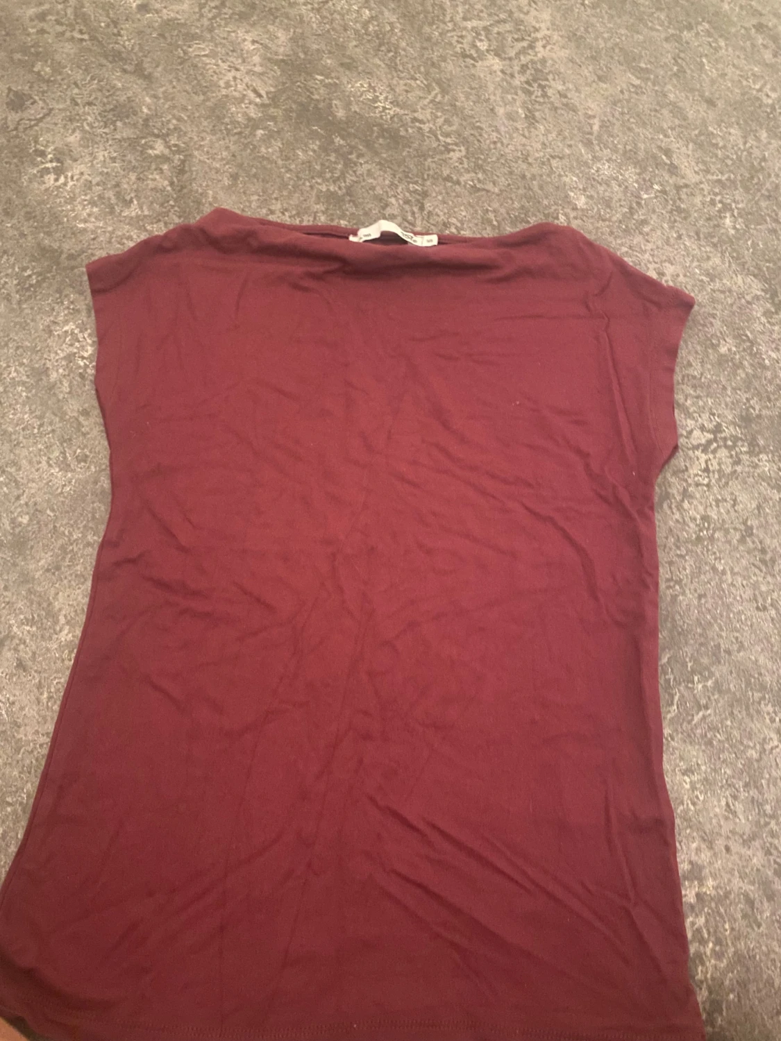 Vinröd topp från 157, storlek XS