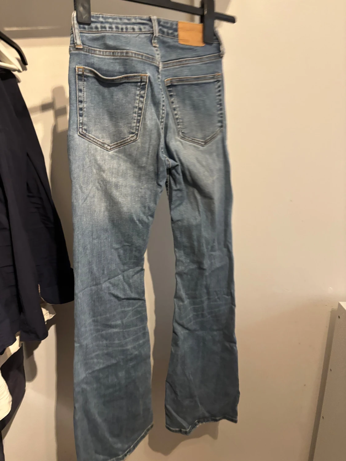 Weekday Flame bootcut jeans ljusblå - 1