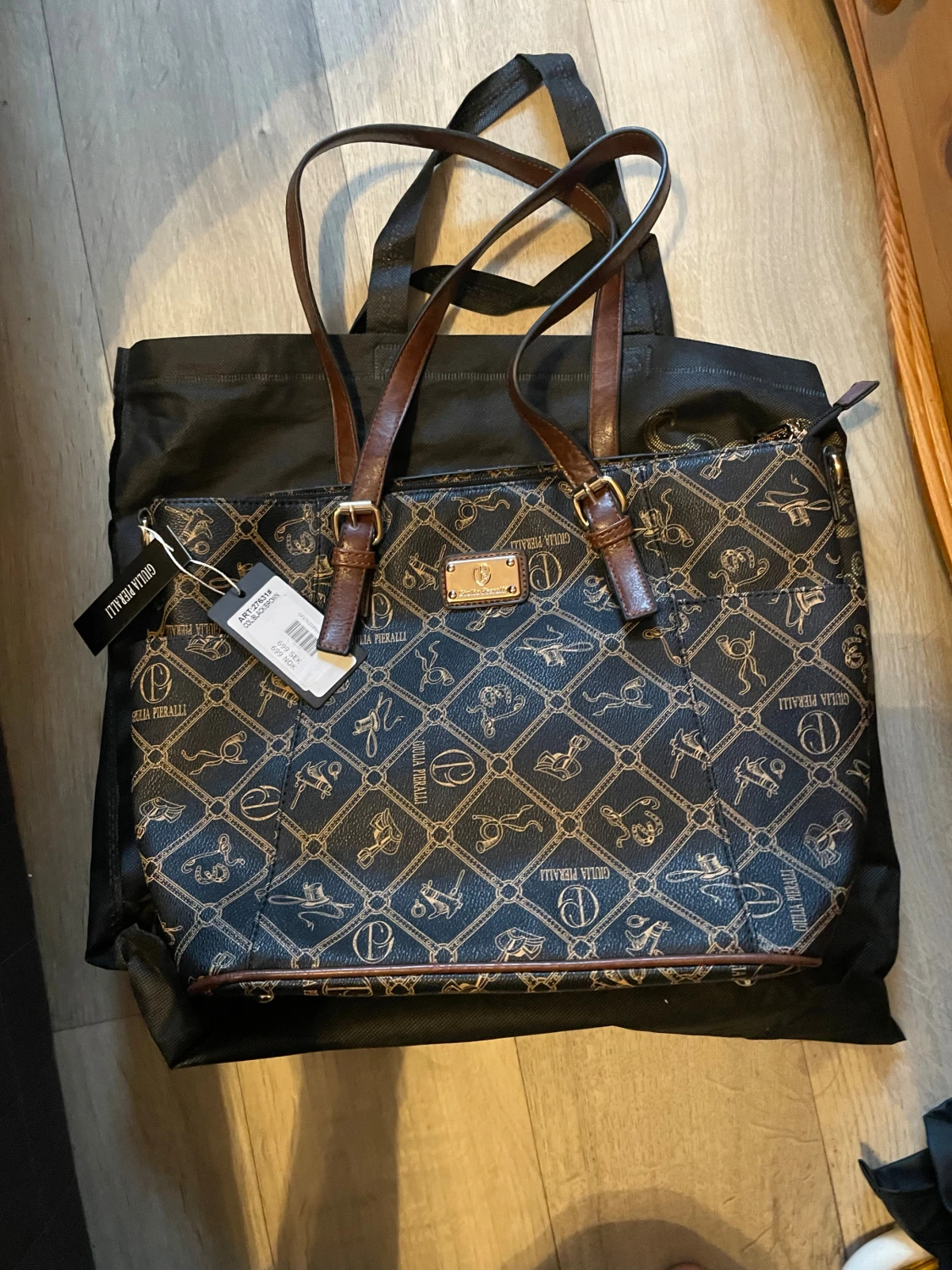 Svart handväska från Giulia Pieralli - 1