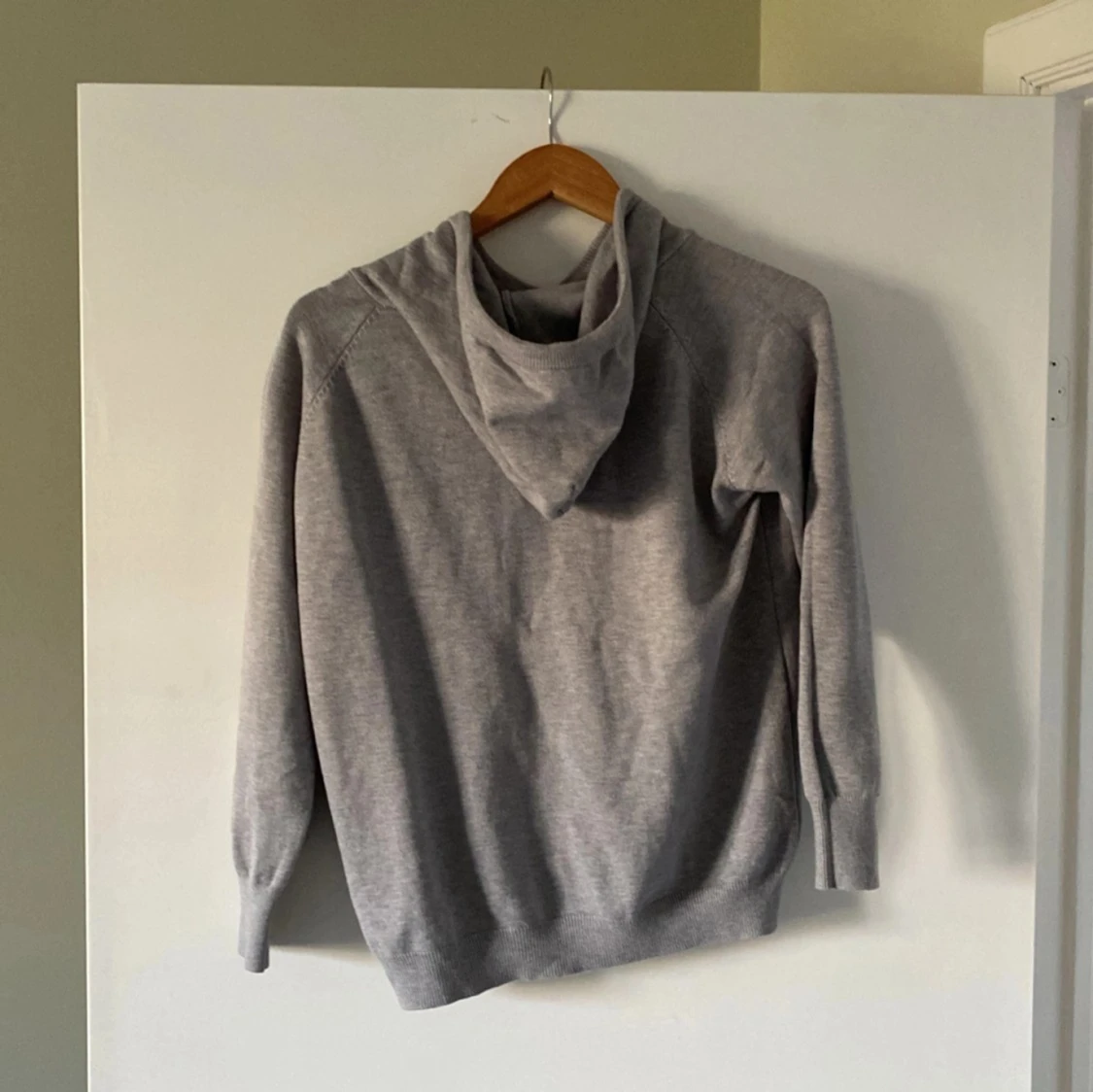 Grå merinoull hoodie - 1