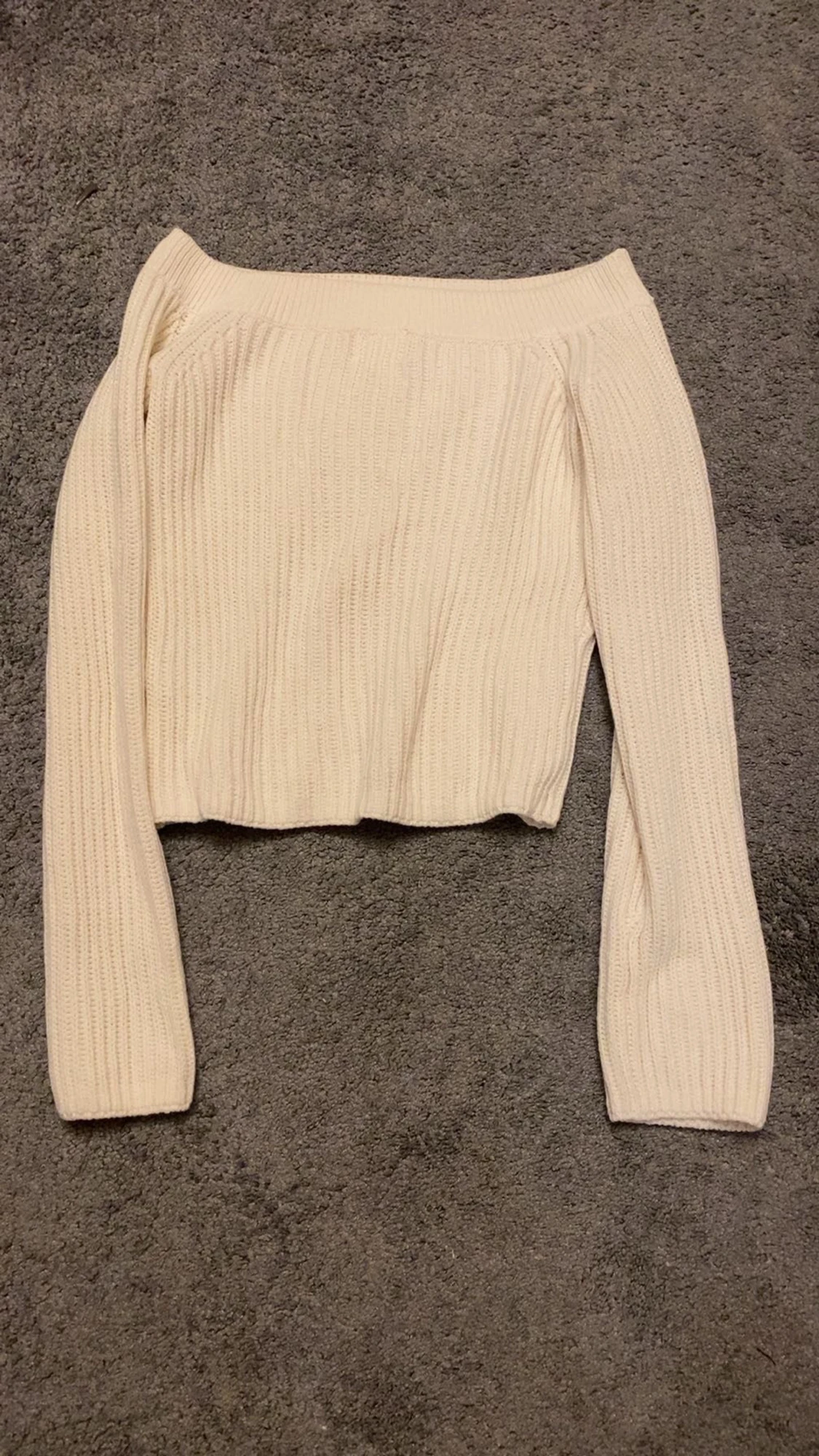 Offshoulder ribbad stickad tröja - 1