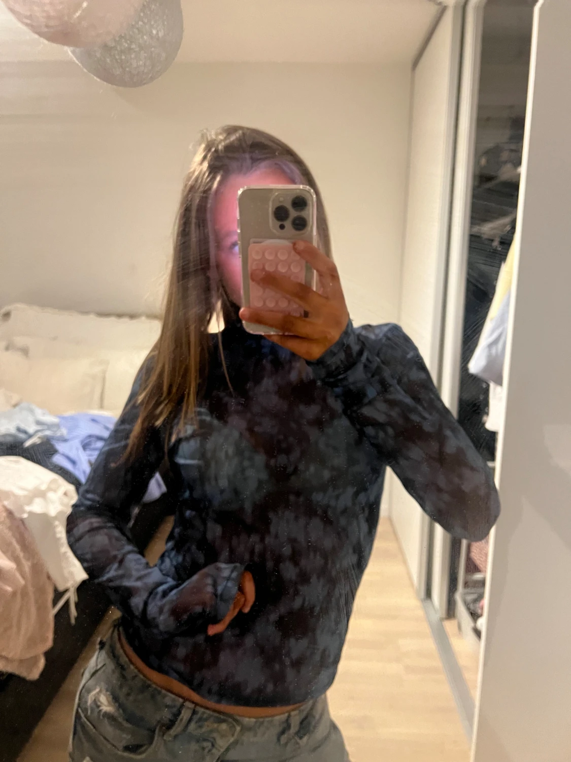 Mörkblå mönstrad meshtopp med polokrage - 1