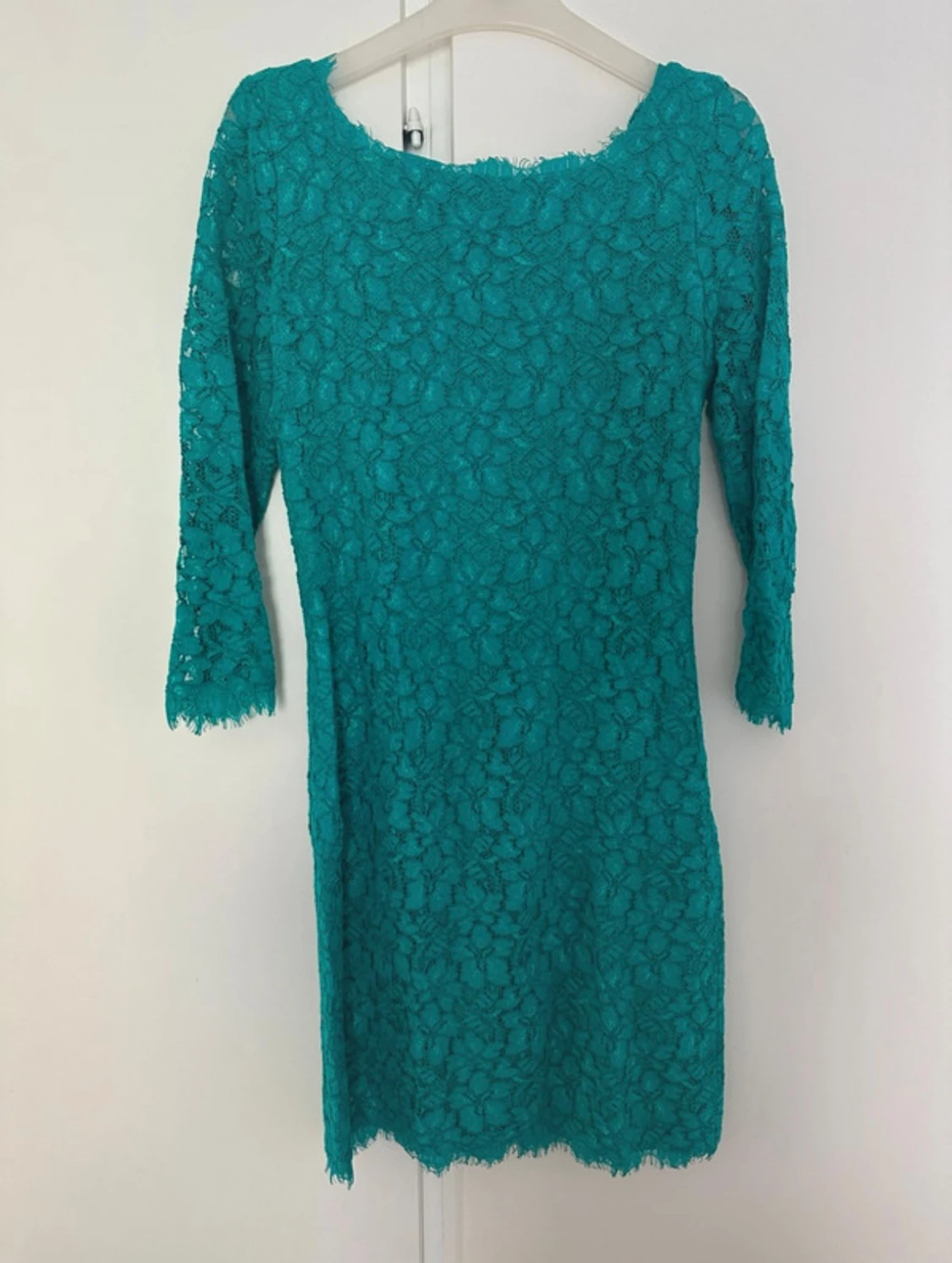 Grön spets klänning från Diane von Furstenberg - 1