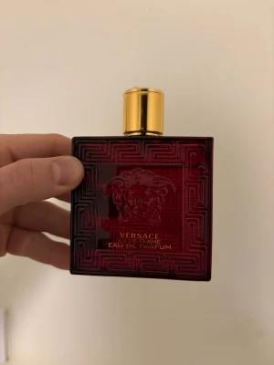 Versace Eros Flame Eau de Parfum - Versace Eros Flame Eau de Parfum. 80 ML kvar i flaskan