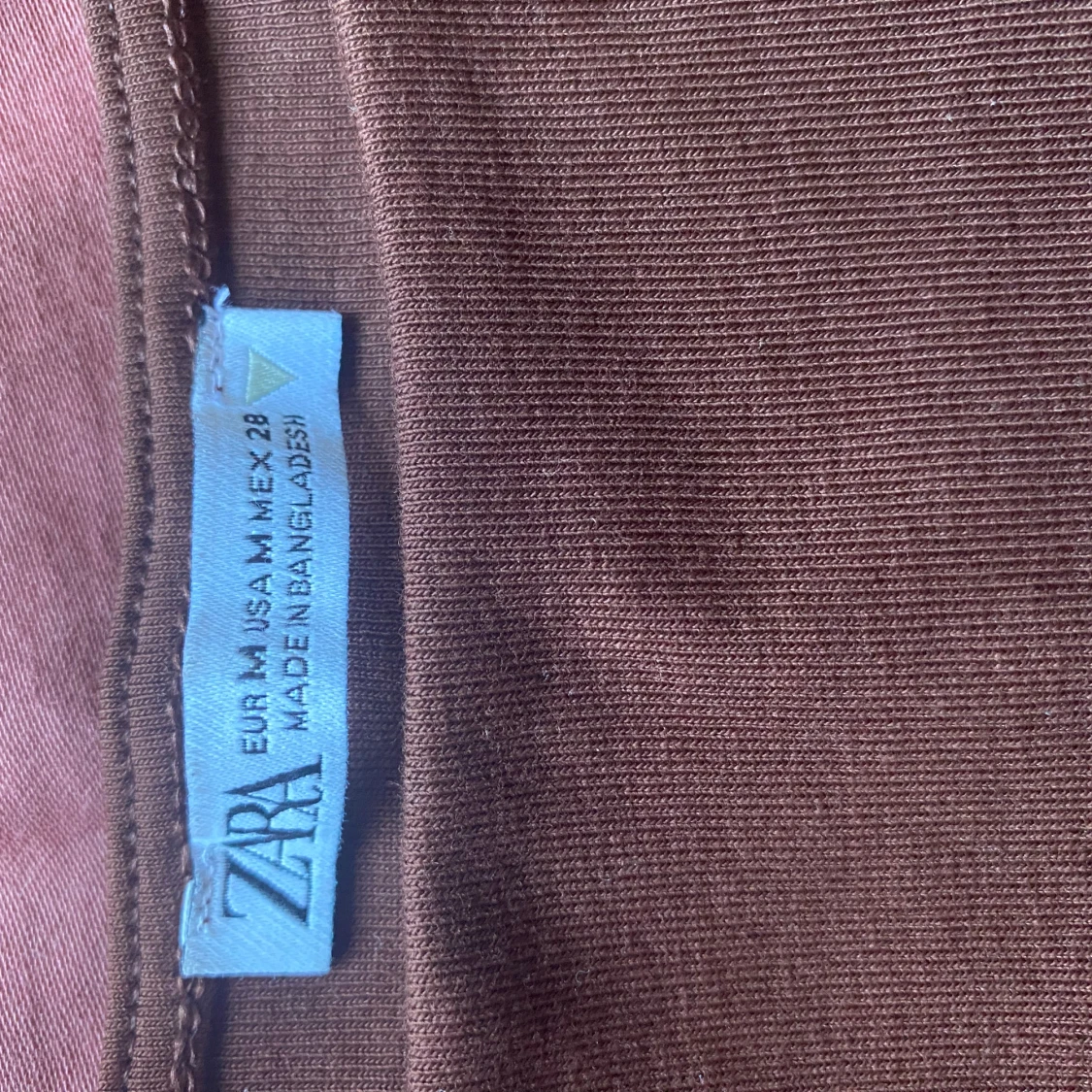 Brun croppad topp från Zara - 3