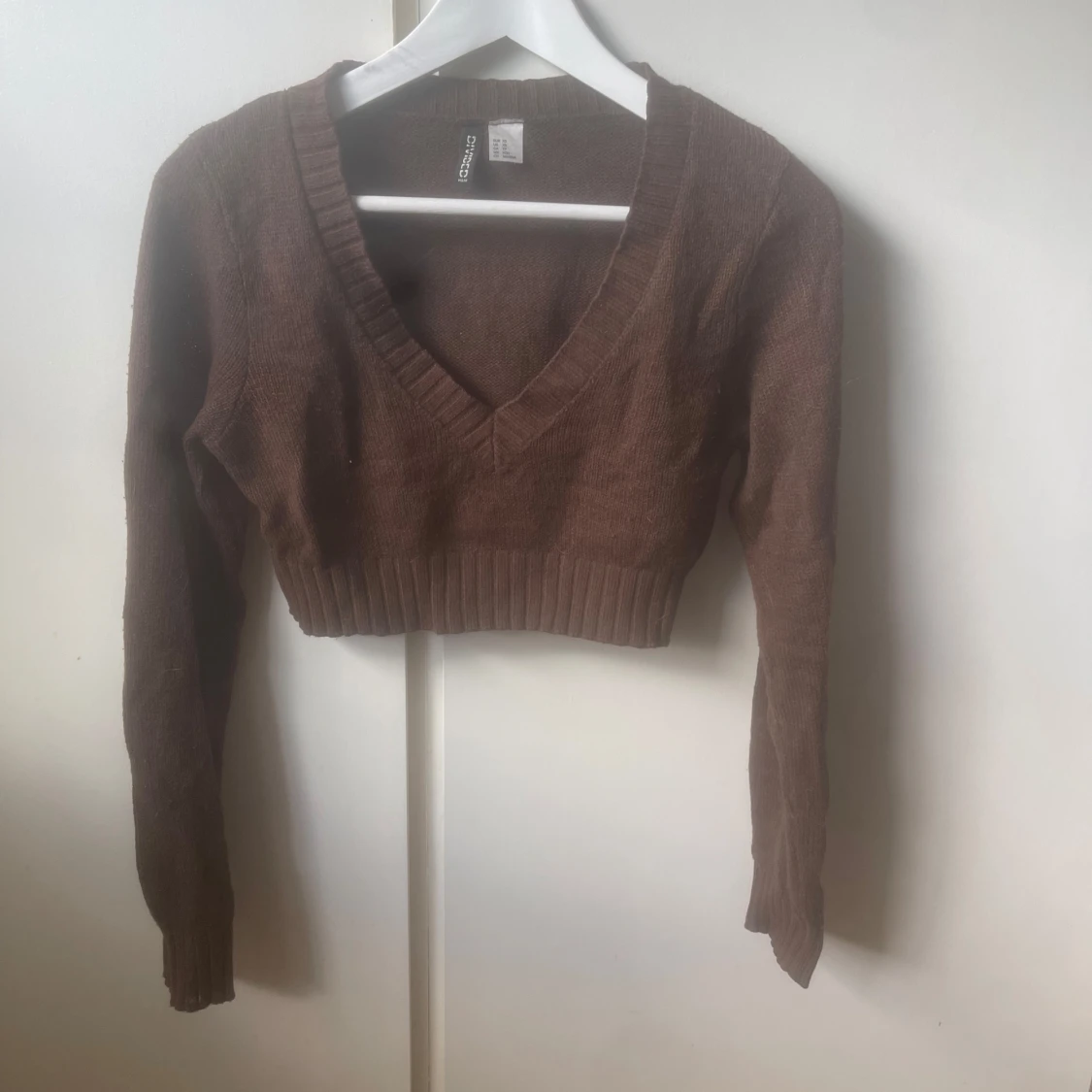 Brun croppad stickad tröja från hm