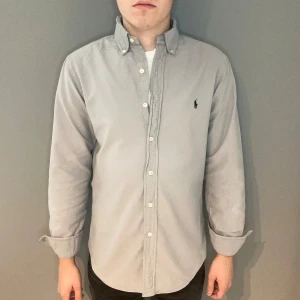 Polo Ralph Lauren skjorta  - Polo Ralph Lauren skjorta | storlek s | skick 9,5/10 | fraktar via valfrit ombud på köparens bekostnad | hör av dig vid funderingar 