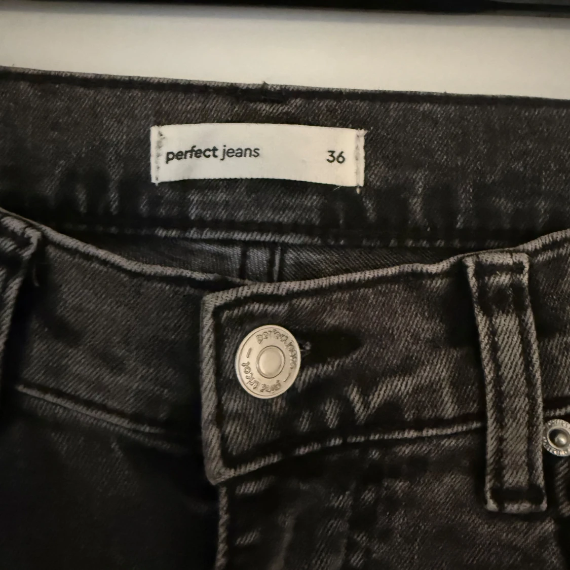 Gråa bootcut jeans från Perfect Jeans - 1
