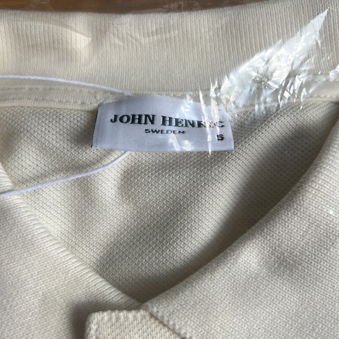 Vit pikétröja från John Henric - 2