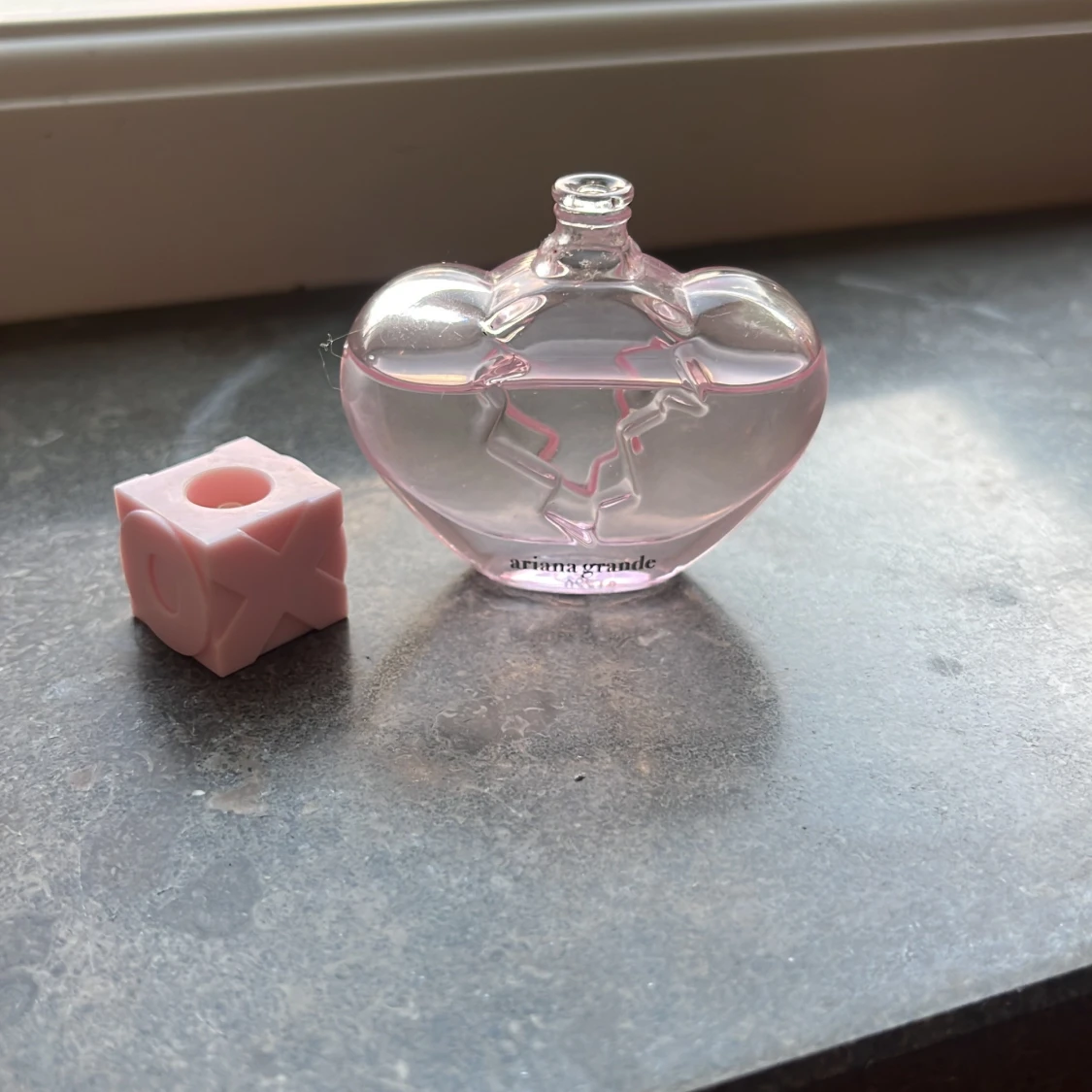 Ariana Grande hjärtformad parfym - 2