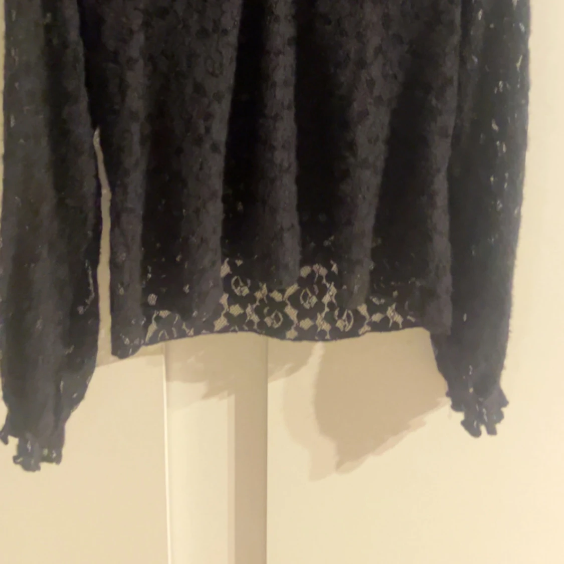 Svart spetsblus XS från vero moda💕 - 1