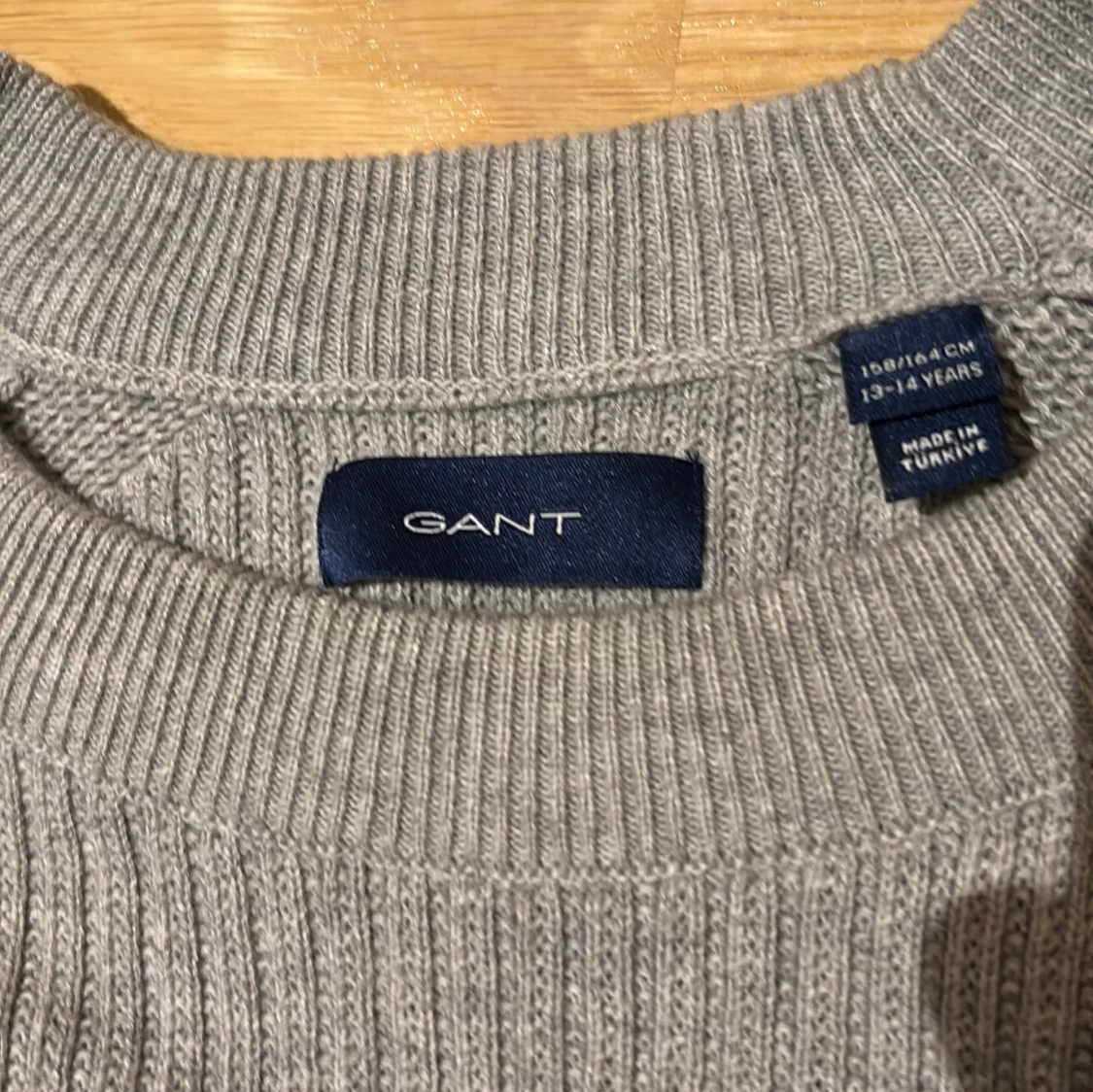 Grå stickad tröja från GANT - 2