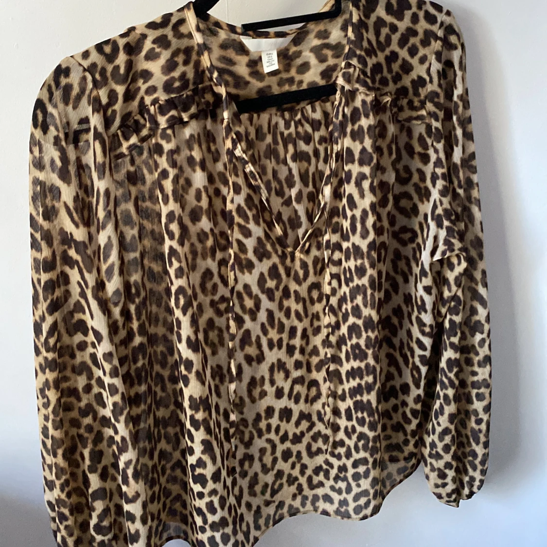 Leopardmönstrad blus från H&M - 4