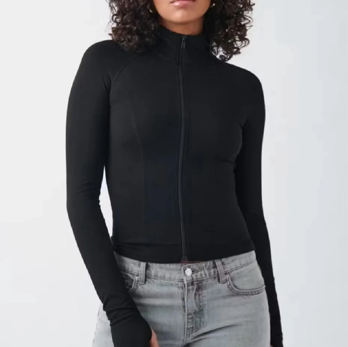 Svart zipjacka ifrån Gina - 1