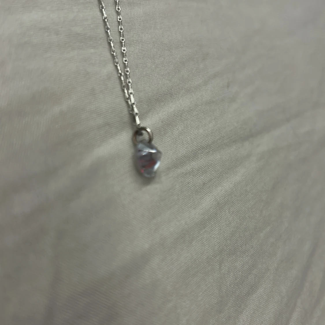 Silverhalsband med glittrande sten - 2