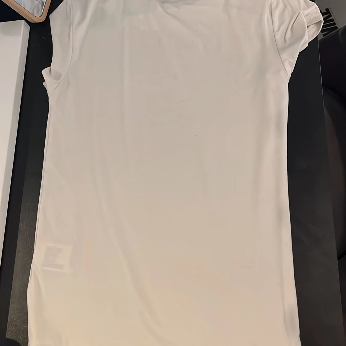 Vit tajt t-shirt med rund hals - 1