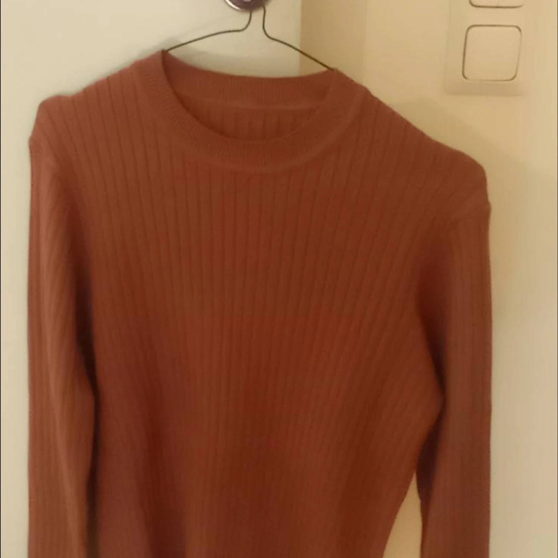 Ribbade långärmade tröjor i olika färger - 3