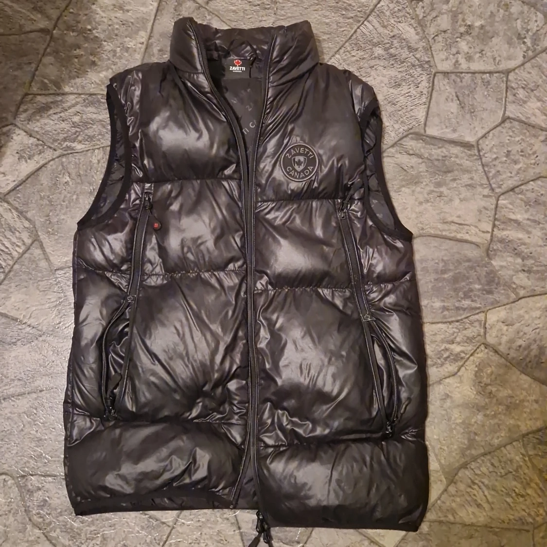 Svart dunväst från Zavetti Canada