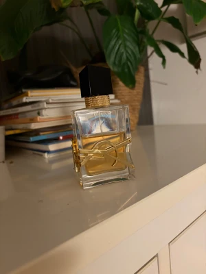 Yves Saint Laurent Libre 50ml - Snygg parfym från YSL. 50ml flaska. Mängd enligt bild. 