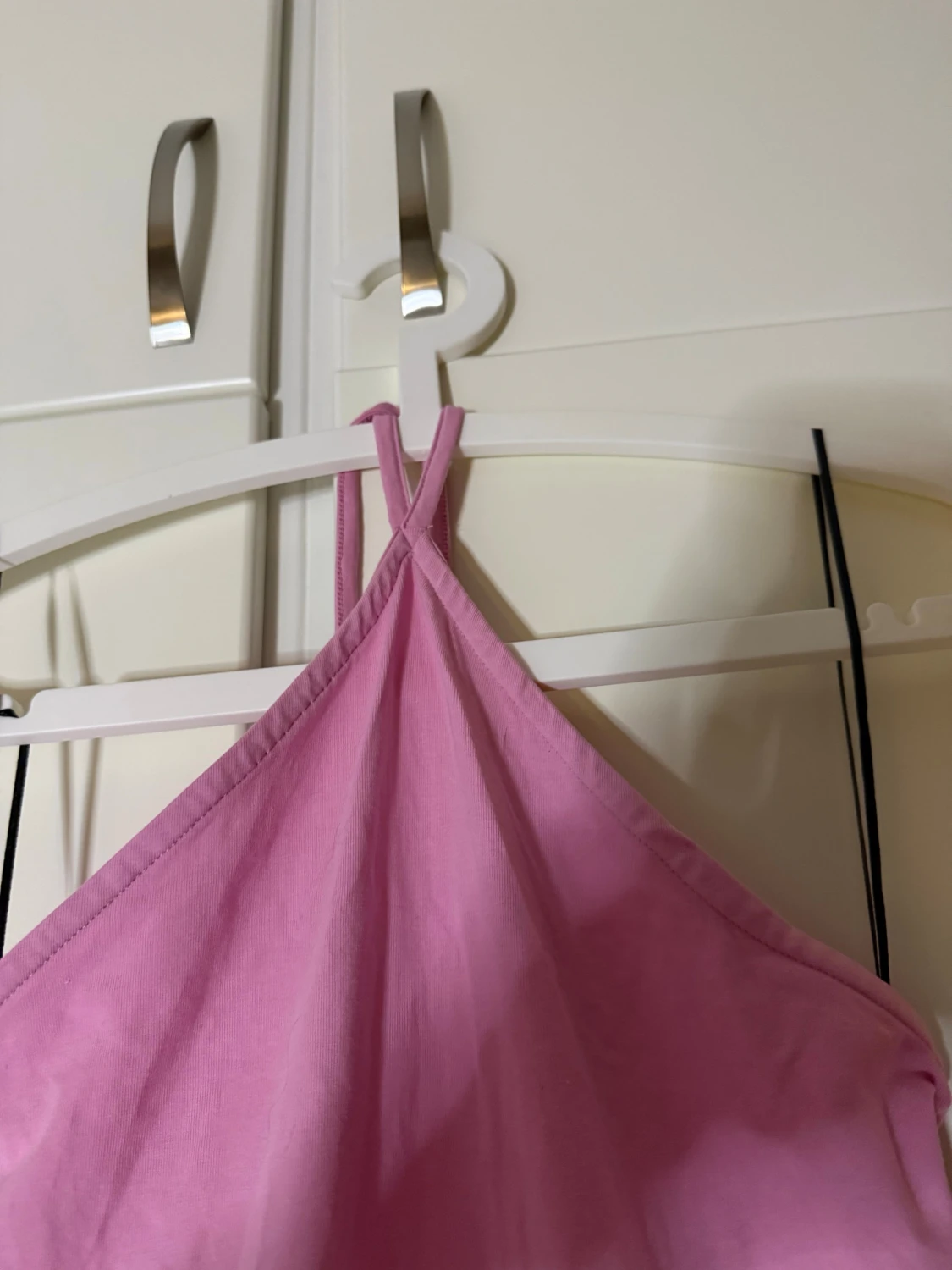 Rosa halterneck kortklänning - 2