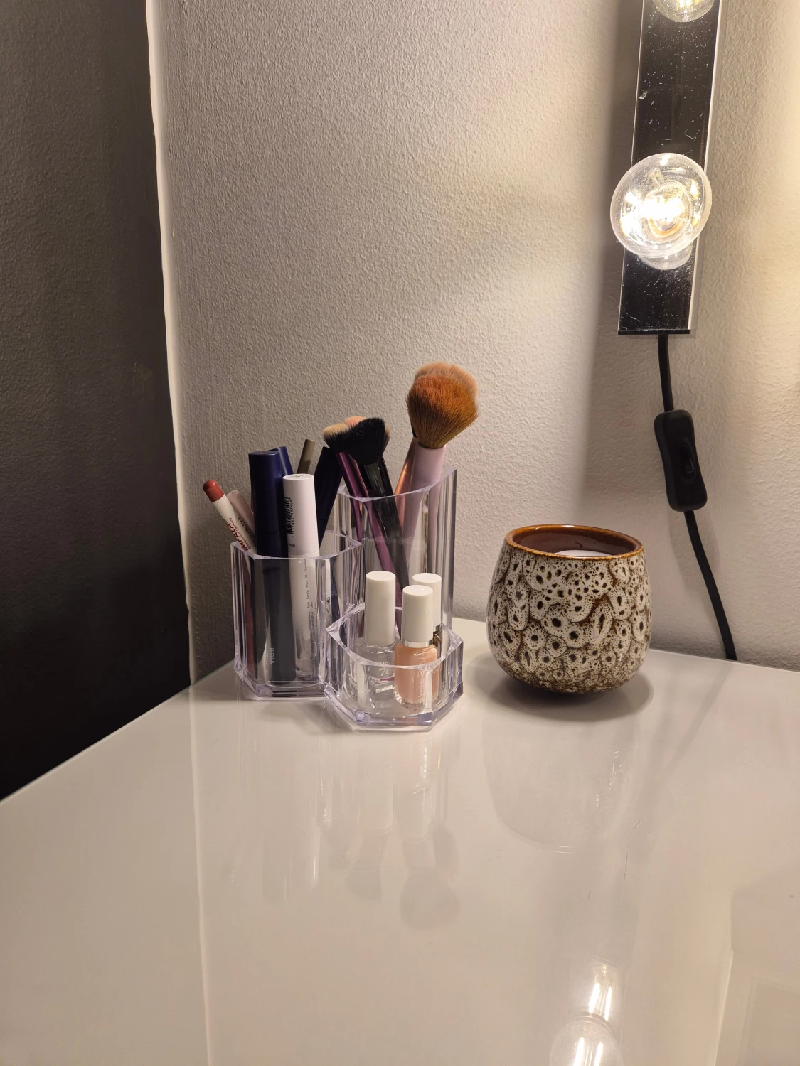 Transparent sminkförvaring