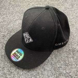 OMEN keps - Fin svart keps från OMEN myrtle beach. Använd endast ett fåtal gånger. Storlek: Onesize.                Hör av er vid eventuella frågor!!