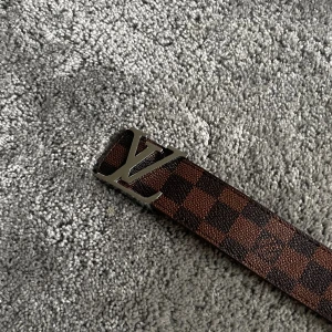 Bälte - L och V bälte.