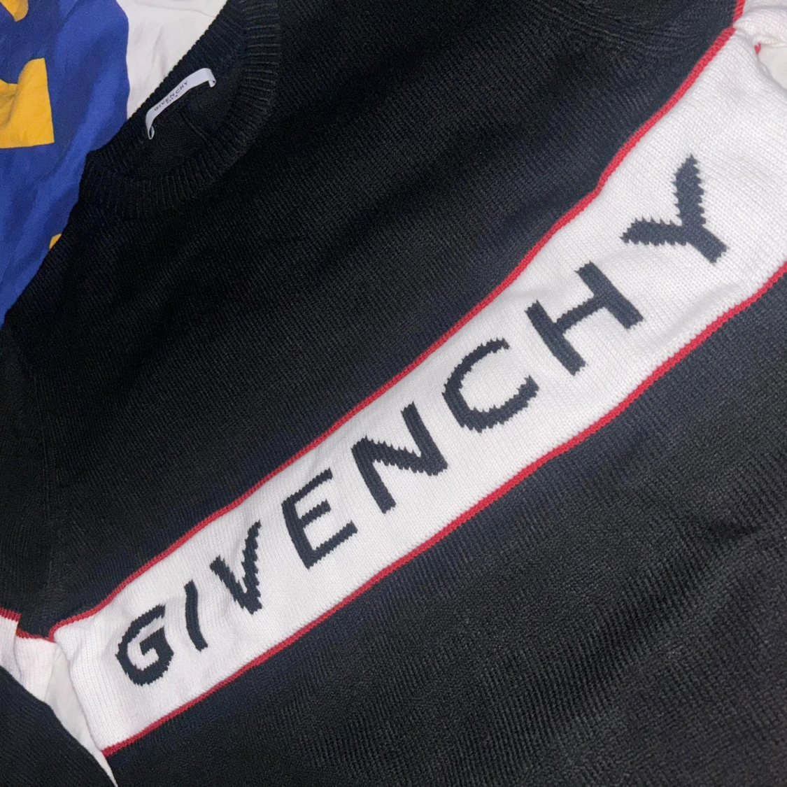 Svart stickad tröja från Givenchy - 1