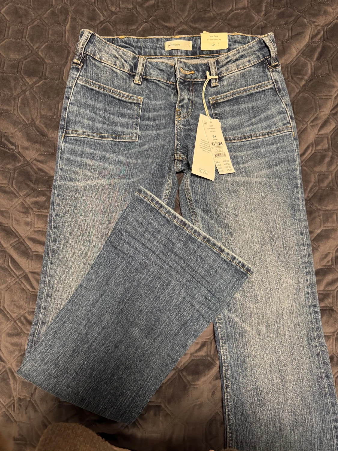 Perfect Jeans low flare blå jeans