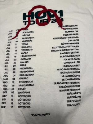 Vit Hov1 Tour 2023 t-shirt - Jättefint skick❤️
