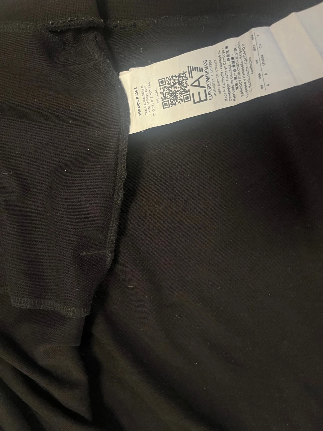 Svart EA7 hoodie med logga och dragkedja - 2