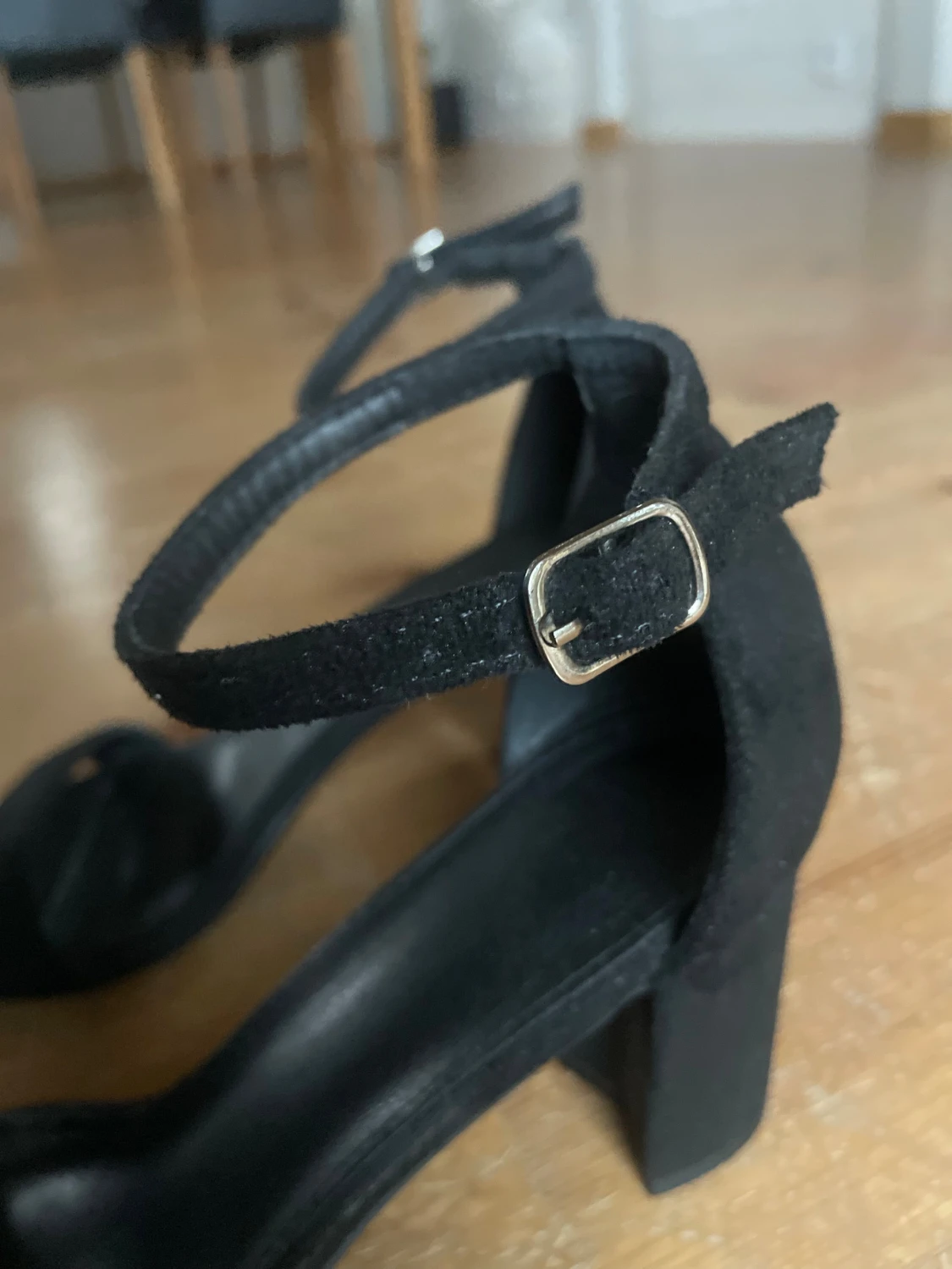 Svarta klackar med mocka  - 2