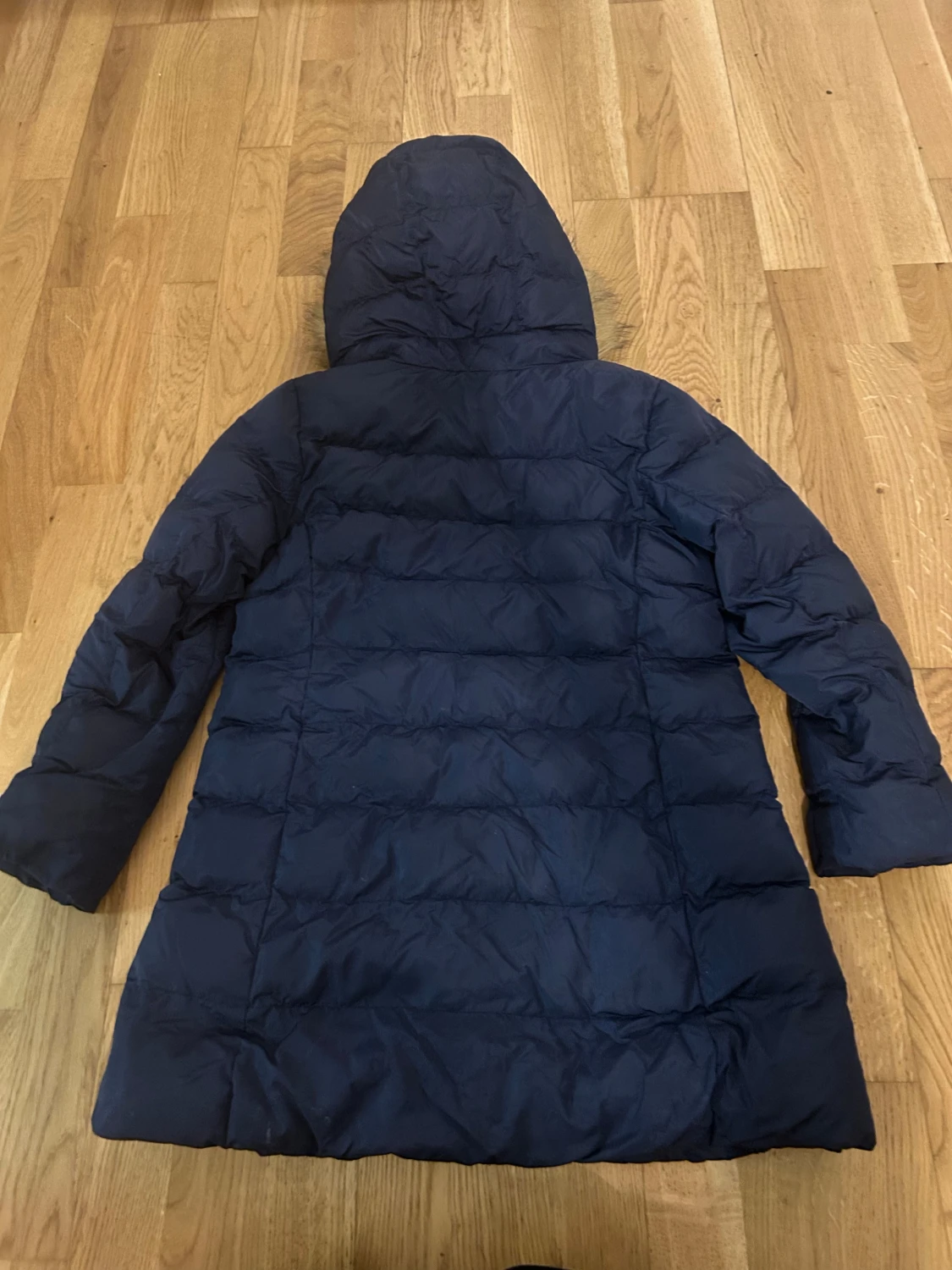 Mörkblå lång dunjacka från Uniqlo - 1