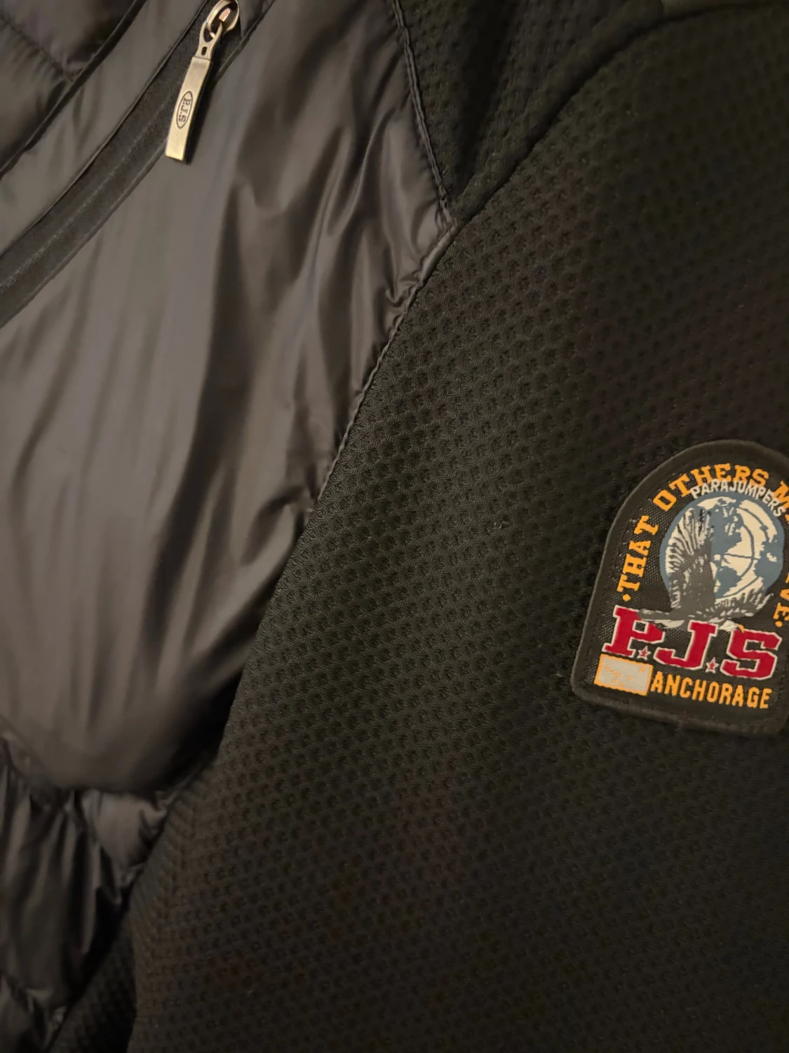 Svart pufferjacka från Parajumpers - 3