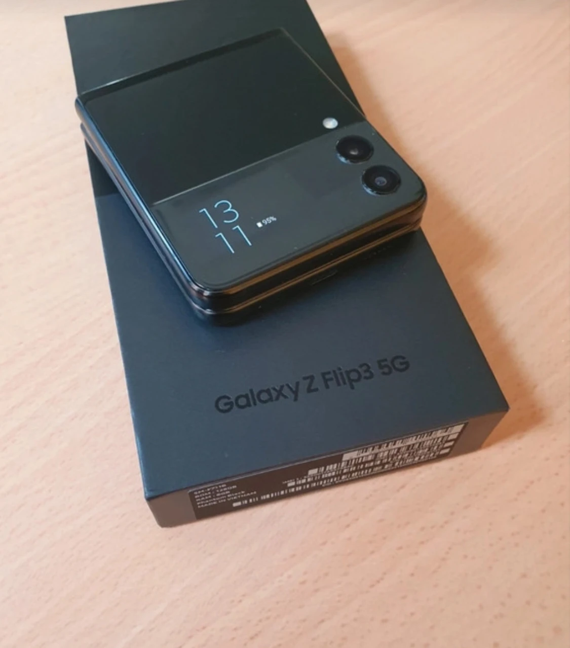 Samsung Galaxy Z Flip3 5G - 2