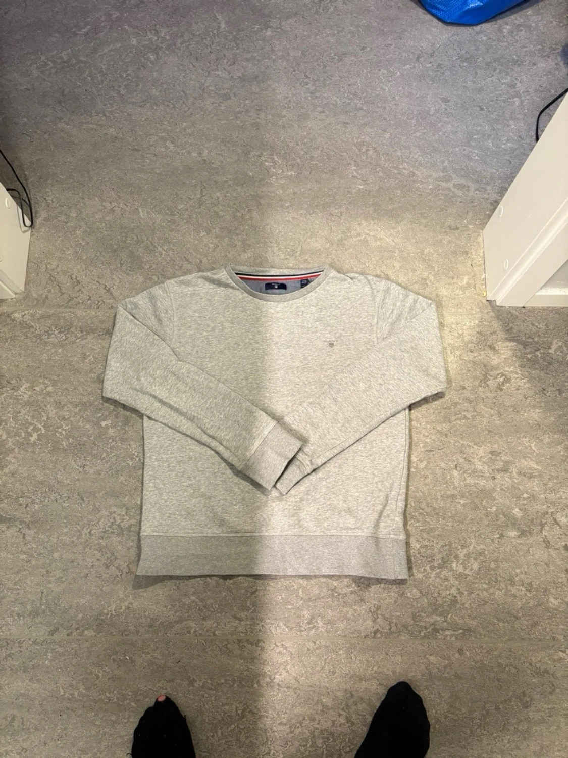 Grå sweatshirt från GANT - 1