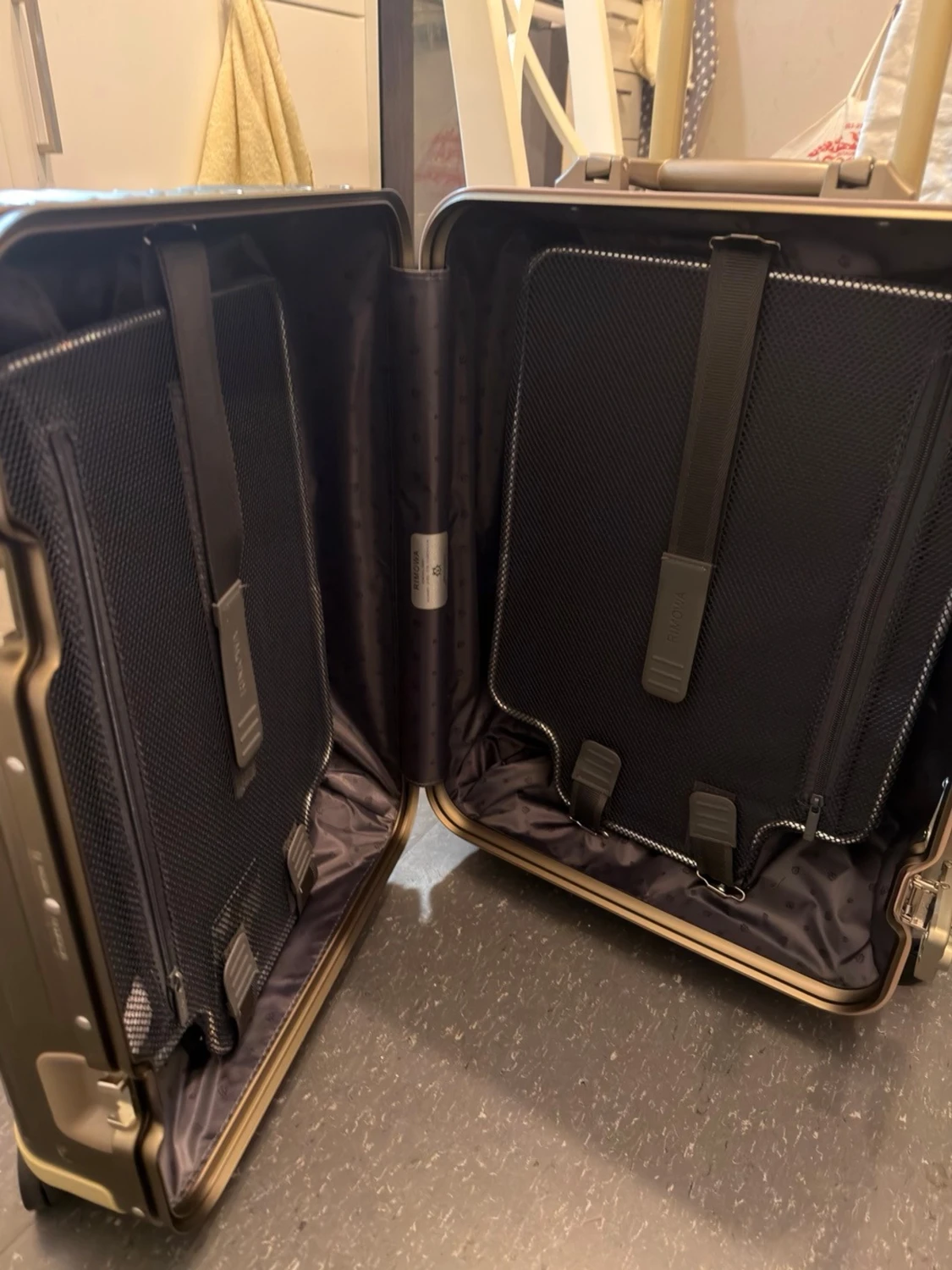 Olivgrön resväska från Rimowa - 6