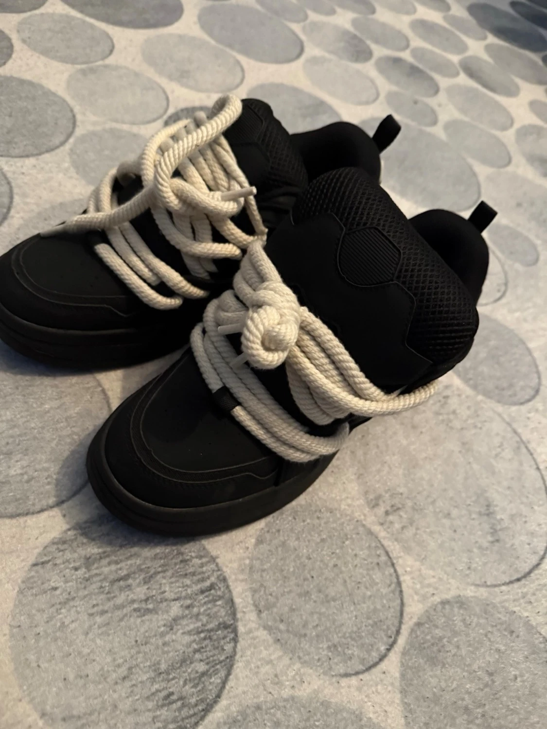 Svarta chunky sneakers från Zara - 1