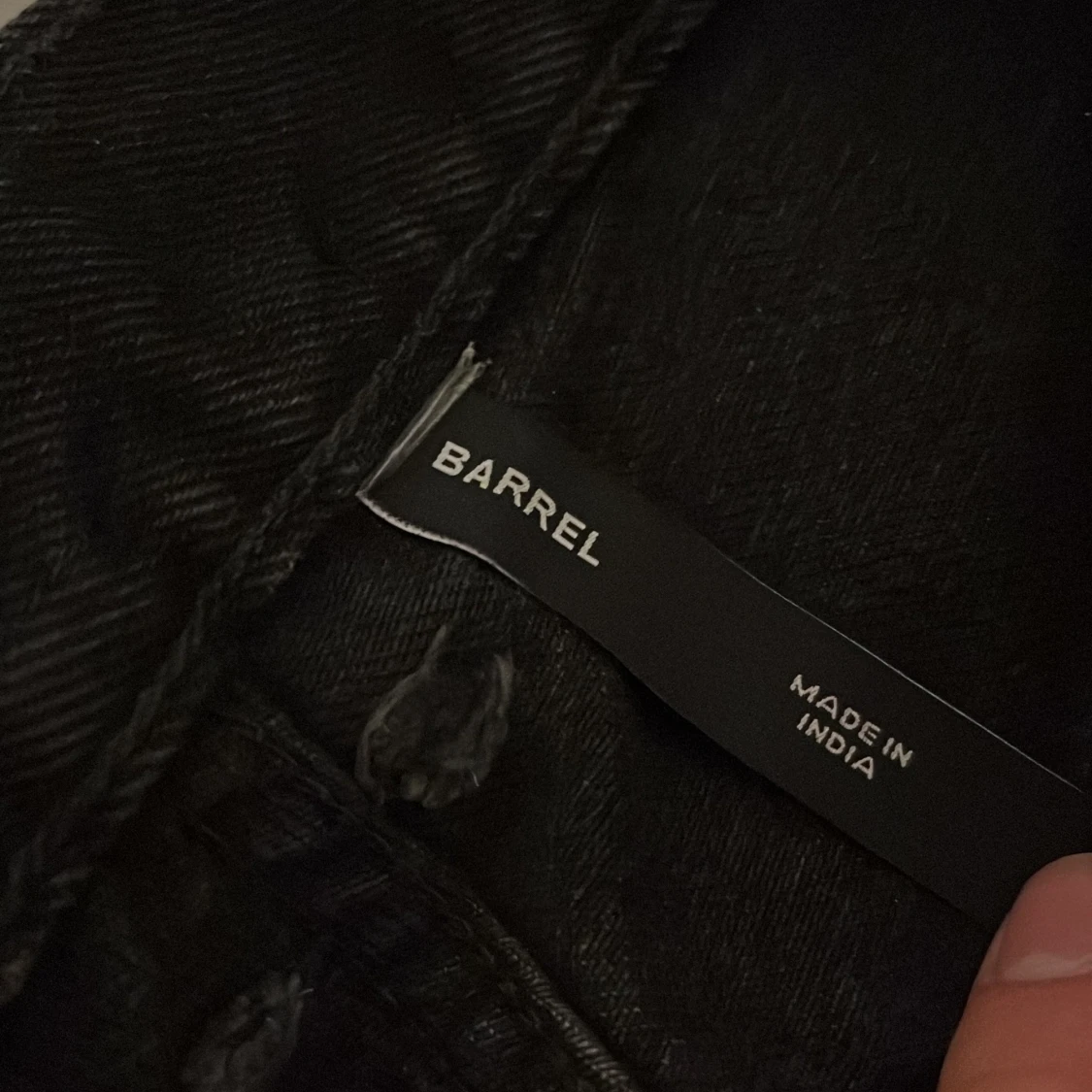 Svarta Barrel jeans från Weekday 32/32 - 2