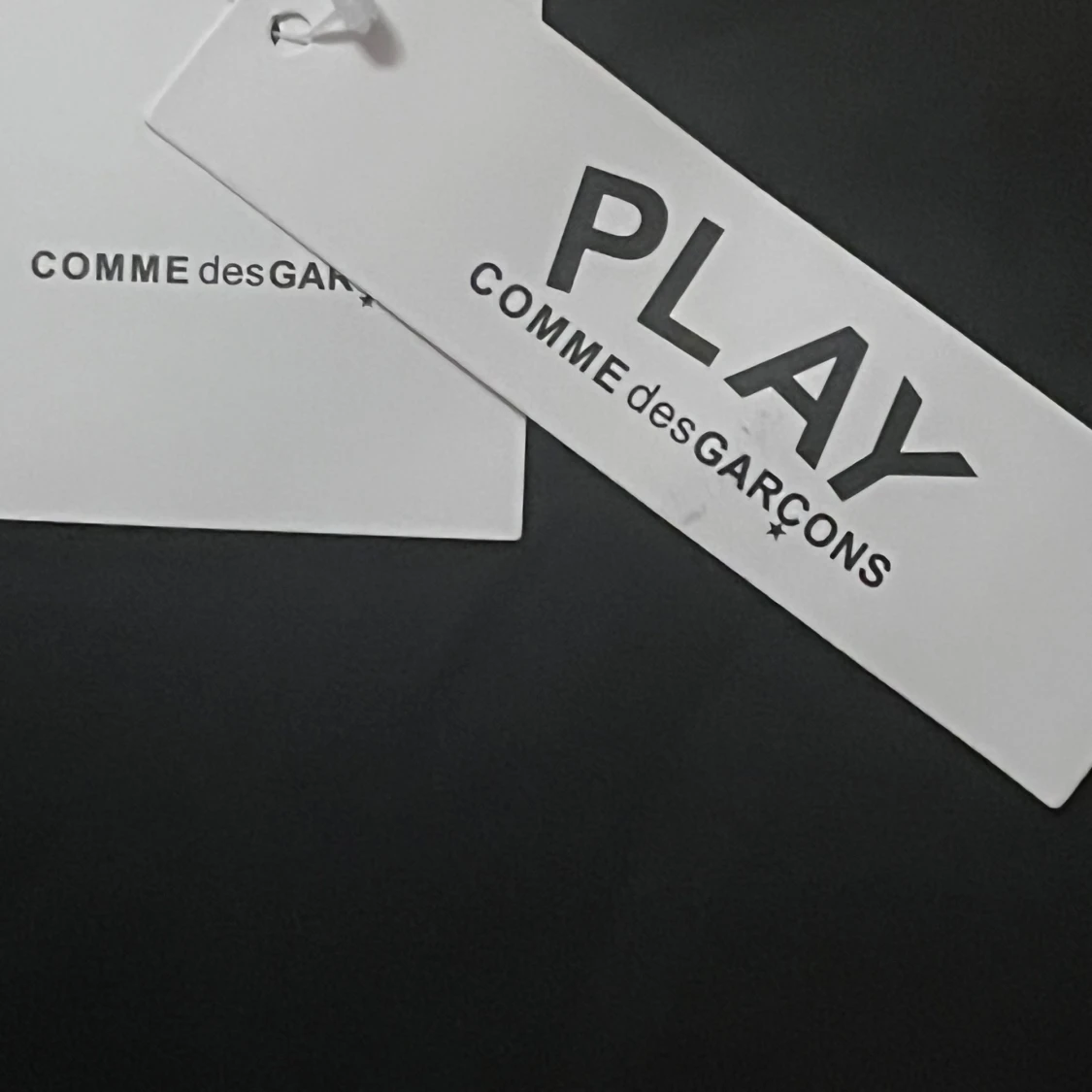 Svart Comme des Garçons Play t-shirt - 2