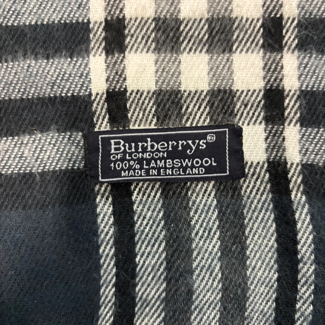Mörkblå Burberry scarf - 1