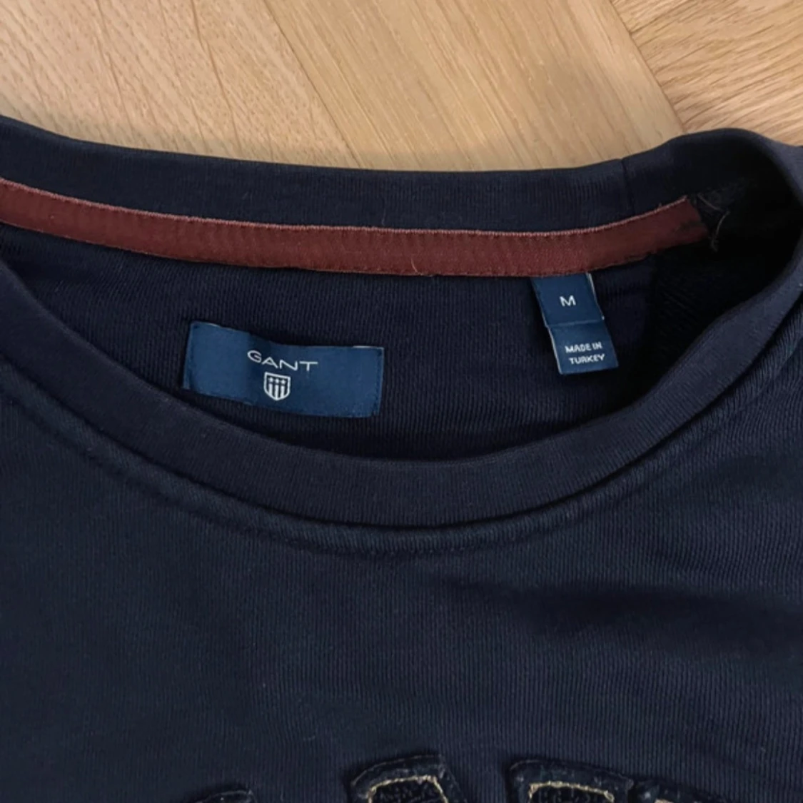 Mörkblå sweatshirt från GANT - 2