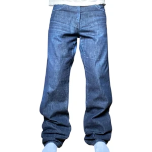 Pepe Jeans - Pepe Jeans i storlek W32. Jag på bilden är 180 cm. Mått: ytterbenslängd - 112 cm, midjemått - 42 cm, benöppning - 24 cm. Skriv för fler bilder och frågor!